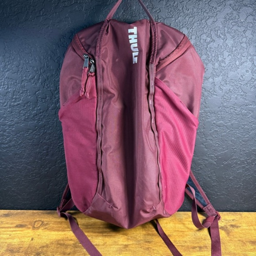 Thule Landmark 20L Bordeaux Red Polyester Add-on Daypack Backpack Unisex‎ OS